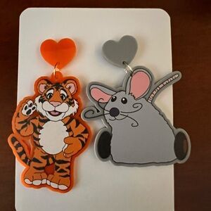 Muppet Christmas Toy Rugby Tiger and Mew earring Set -Orange and Gray